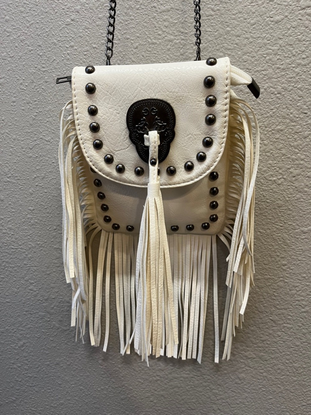 White fringe small crossbody bag. Faux leather. Like new